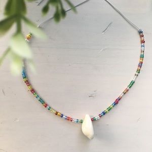 Bead seashell necklace